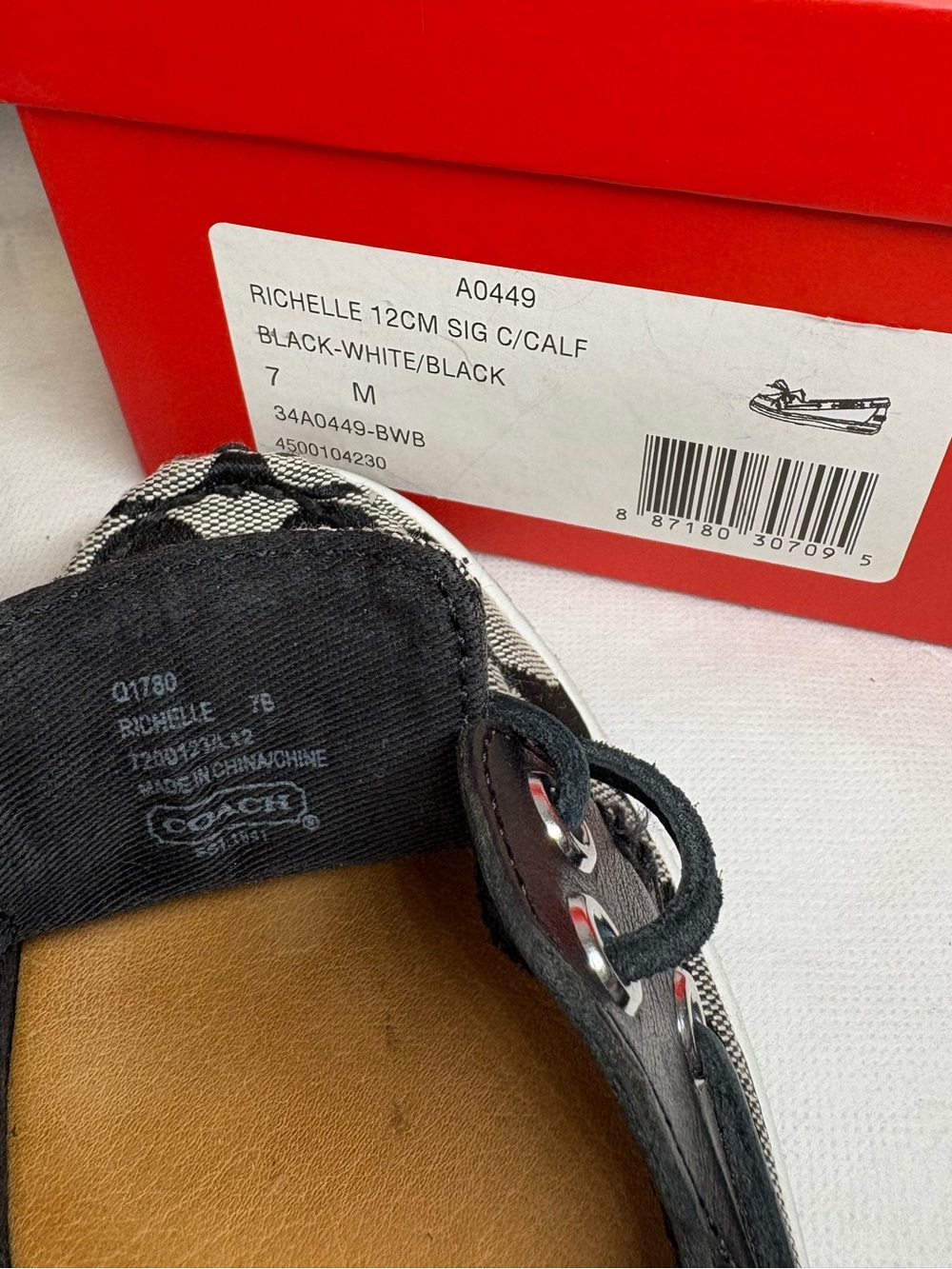 Women’s 7M Coach Lace up Boat Shoes Black Leather Signature C EUC w/Red Shoe Box - Picture 14 of 14